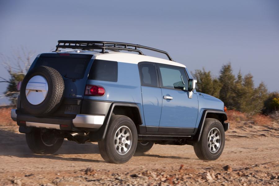  Toyota FJ Cruiser 2012 года  (фото 37 из 44)